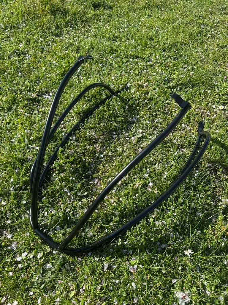 Originele vespa sprint Achter beugel (glans), Fietsen en Brommers, Brommeronderdelen | Snorfietsen, Ophalen of Verzenden, Zo goed als nieuw