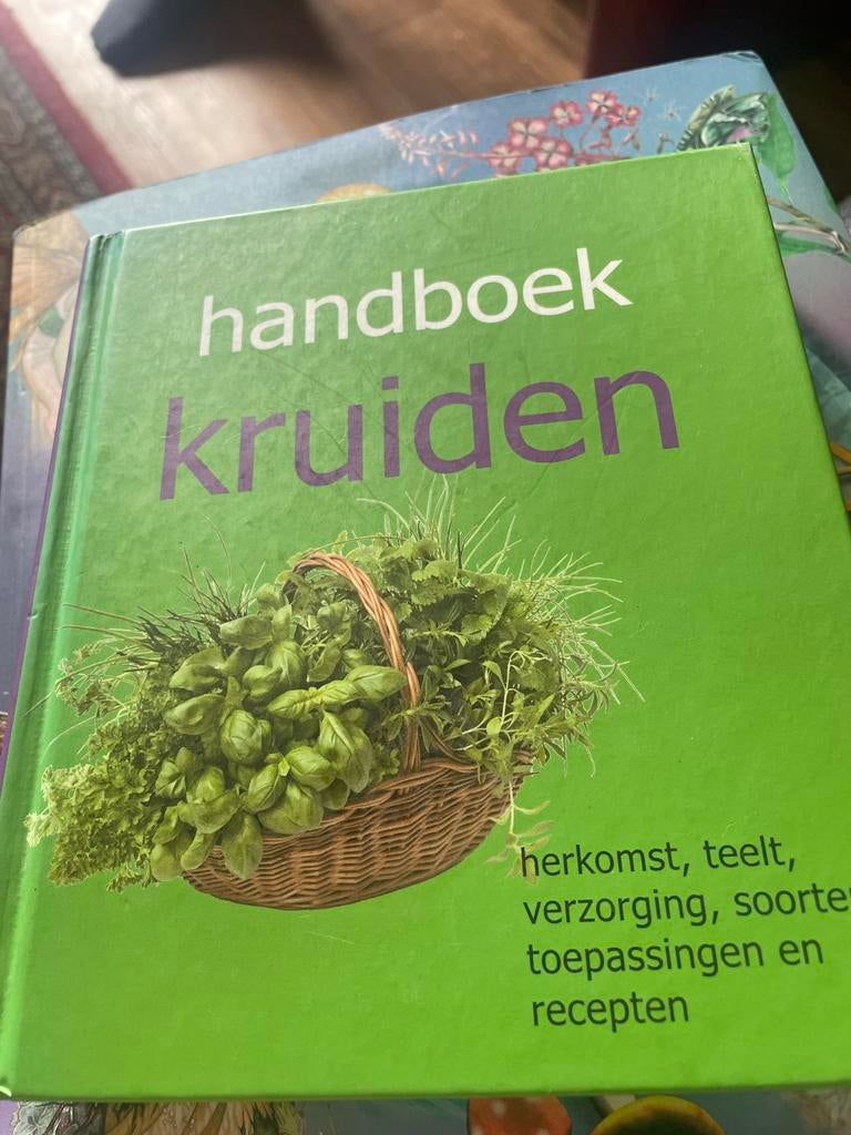 Handboek Kruiden: Herkomst, Teelt, Verzorging & Recepten, Overige typen, Ophalen of Verzenden, Zo goed als nieuw, Gezond koken