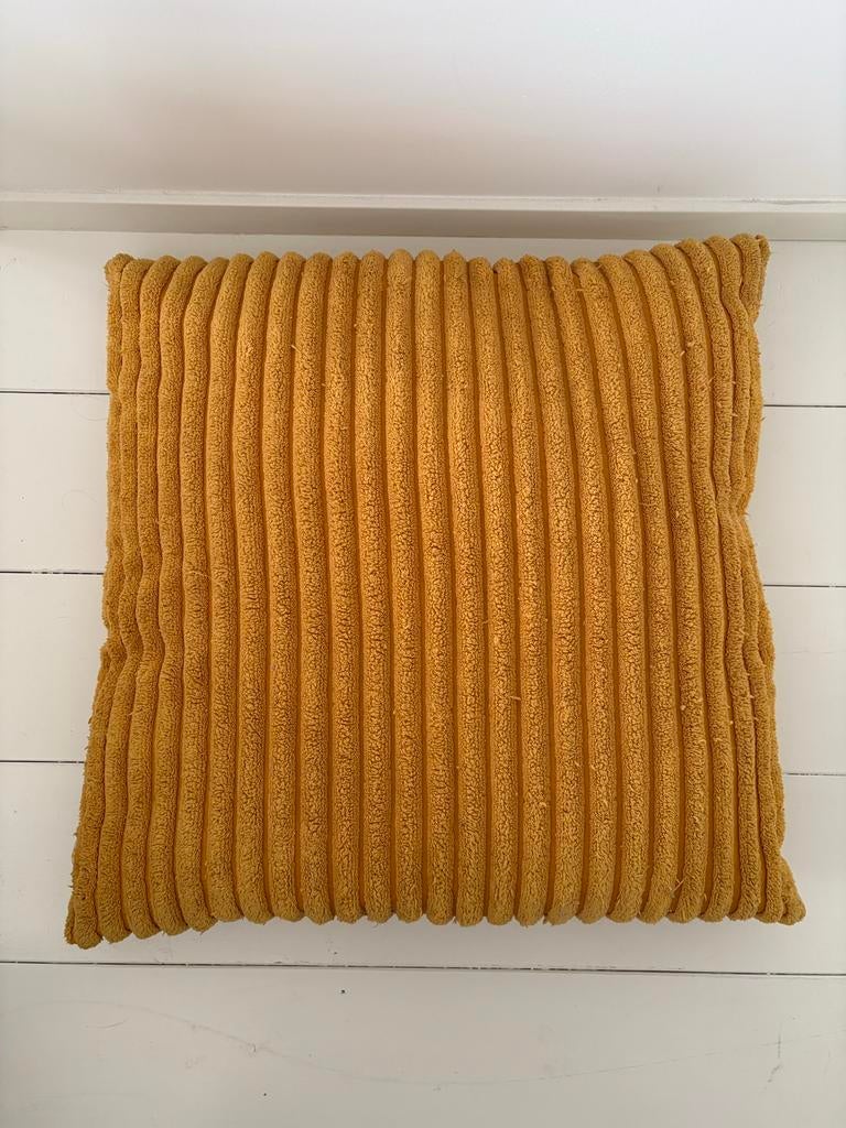 Goudgeel ribfluwelen kussen 65x65, Ophalen, Gebruikt, Geel, Vierkant