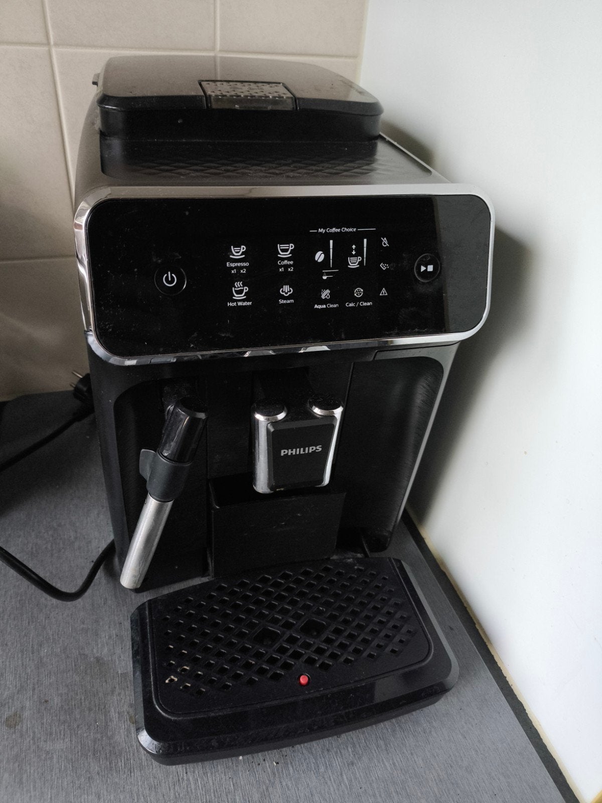 Philips EP2220  Espressomachine. Zetgroep zit vast, Gebruikt, Espresso apparaat, Koffiebonen, 2 tot 4 kopjes