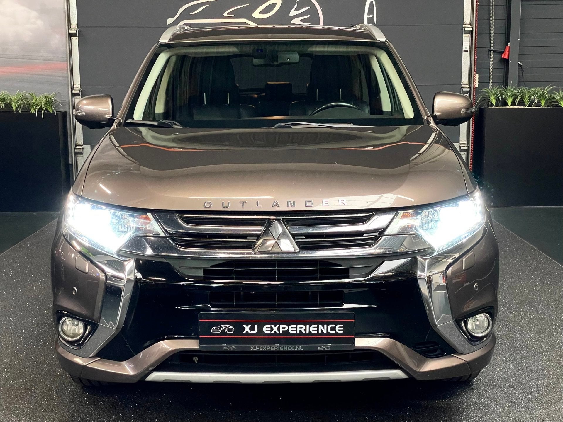 Mitsubishi Outlander 2.0 PHEV Executive Edition NAP*FACELIFT, 1998 cc, 4 cilinders, Bruin, 1820 kg