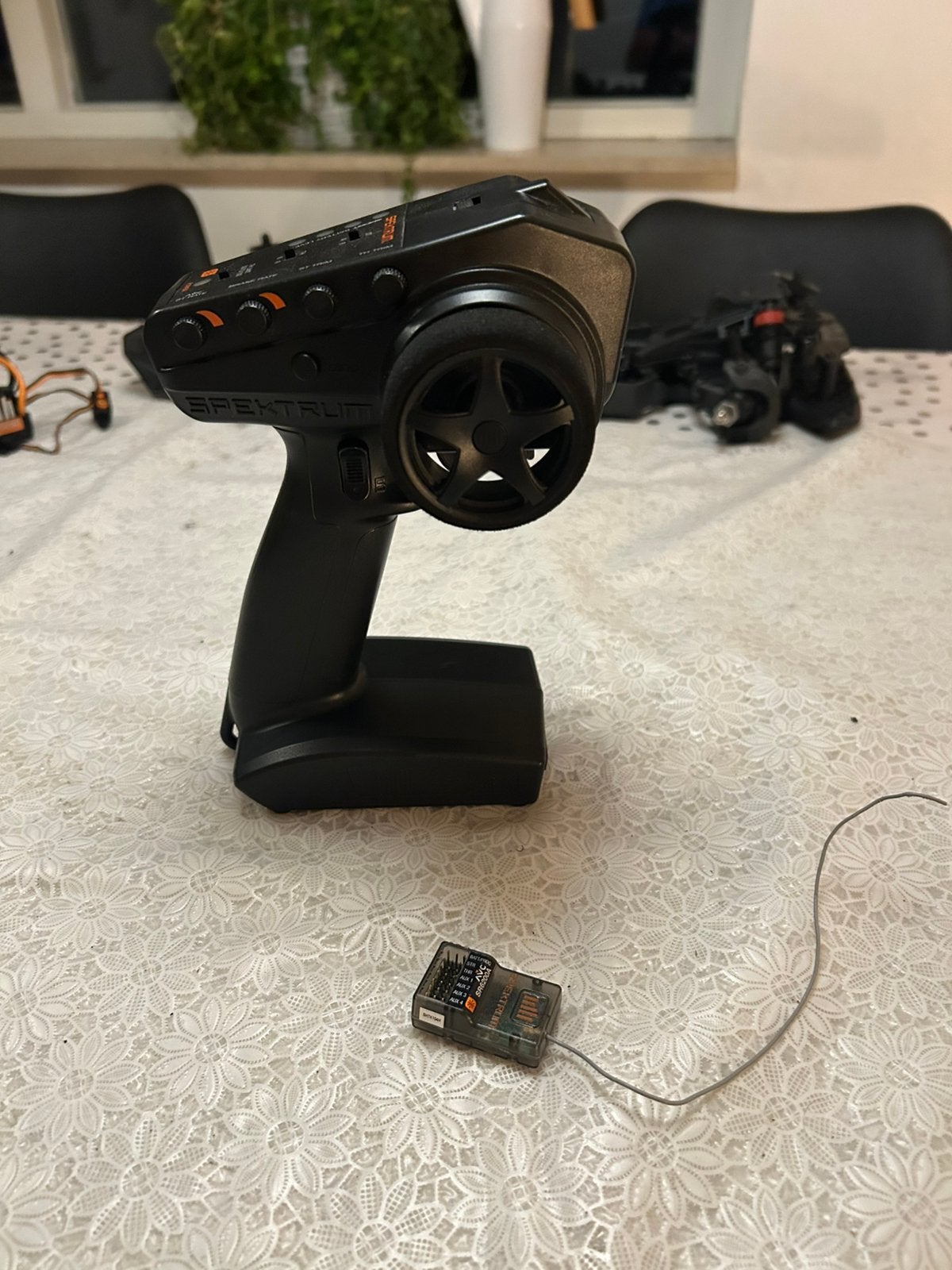 Spektrum DX3 zender met SR6200A ontvanger met AVC, Ophalen of Verzenden, Zo goed als nieuw, Overige schalen, Onderdeel
