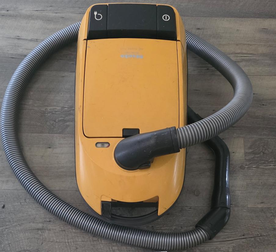 Miele Stofzuiger incl 8 stofzuigerzakken, Witgoed en Apparatuur, Stofzuigers, Gebruikt, 1600 tot 2000 watt, Miele, Steelstofzuiger