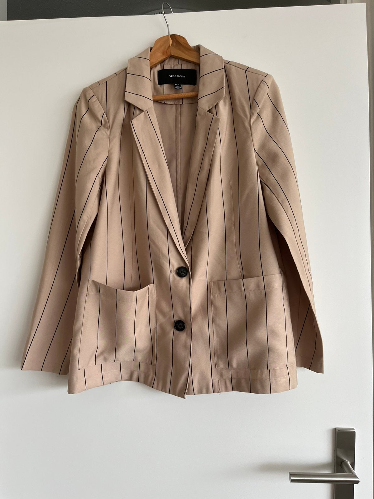 Vero Moda blazer beige met zwarte krijtstreep – maat 38, Maat 38/40 (M), Meerkleurig, Ophalen of Verzenden, Zo goed als nieuw