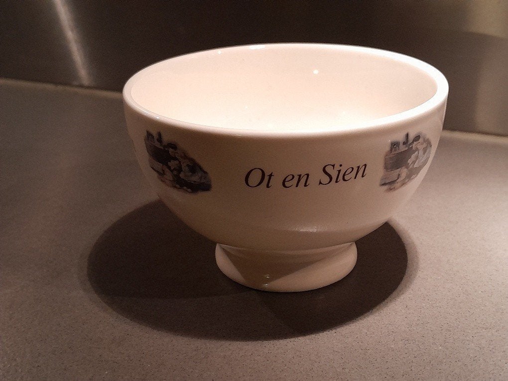 Kommetje Ot en Sien, Ophalen of Verzenden, Gebruikt, Porselein, Overige stijlen