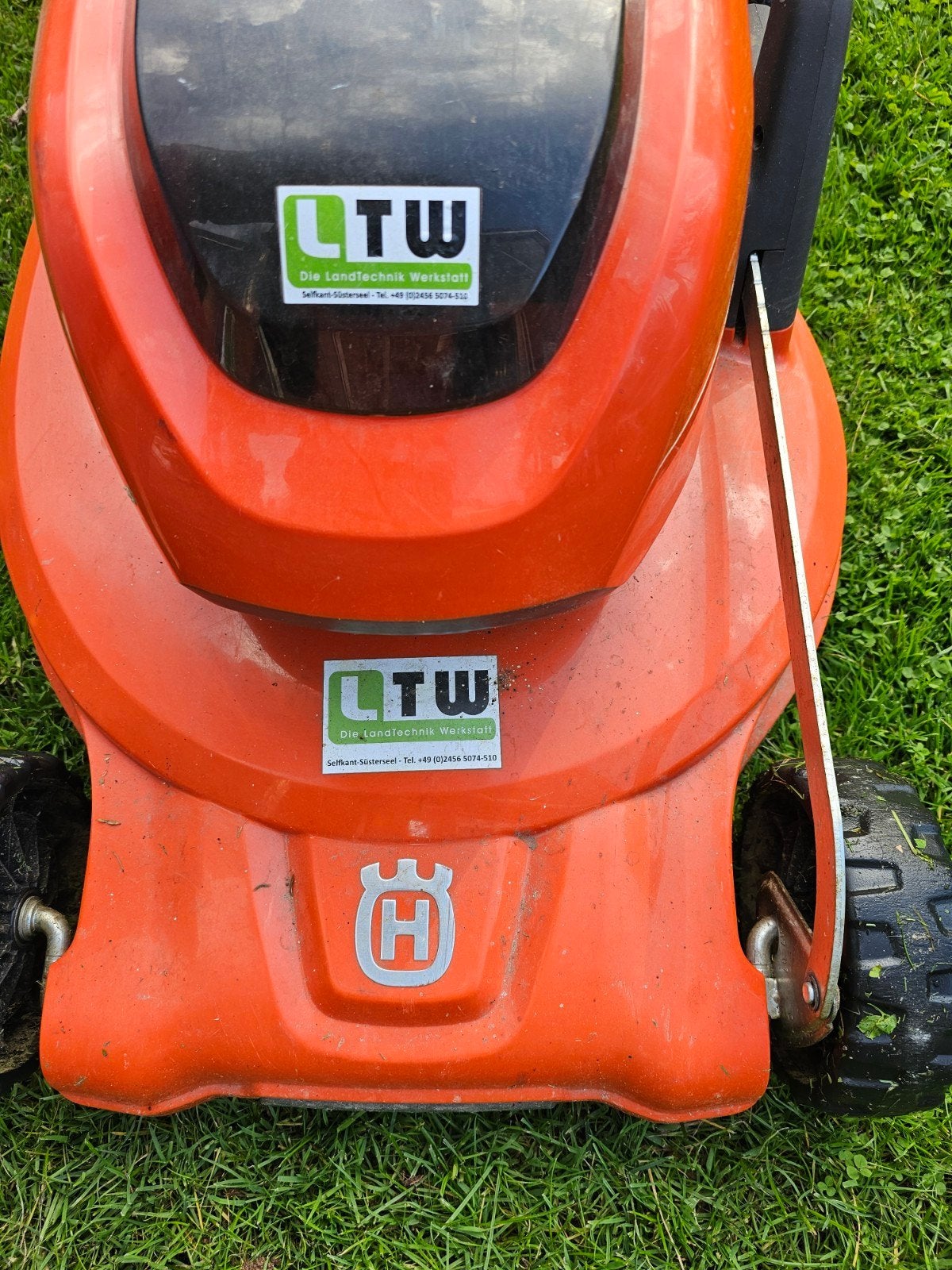 Foto 5 van Husqvarna LC347VLi Accu Grasmaaier met 2 Accu's en Lader