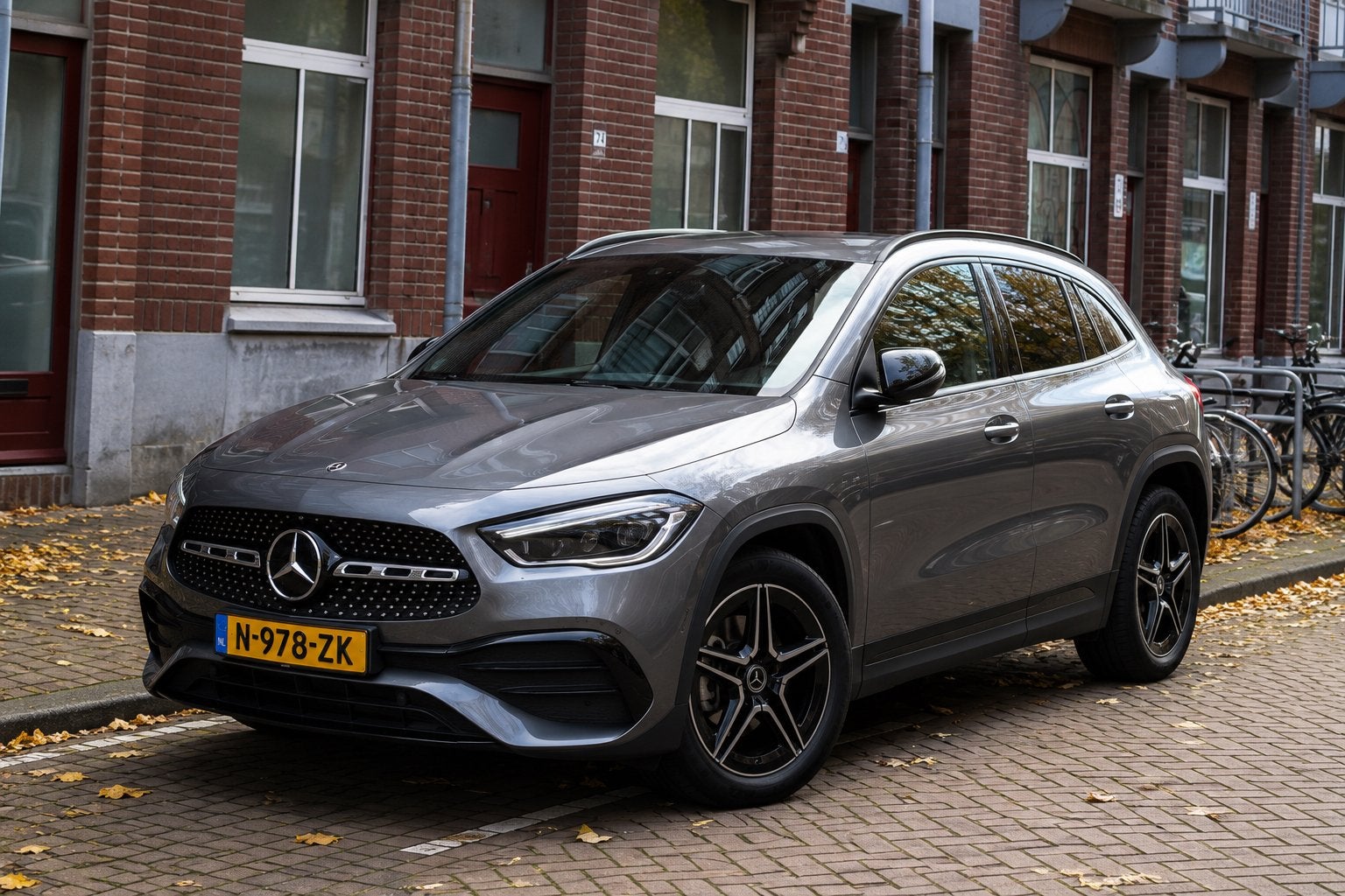 Mercedes-Benz GLA 250 e 2021 Grijs, Auto's, Mercedes-Benz, 1800 kg, 1675 kg, 160 pk, Plug-in hybride