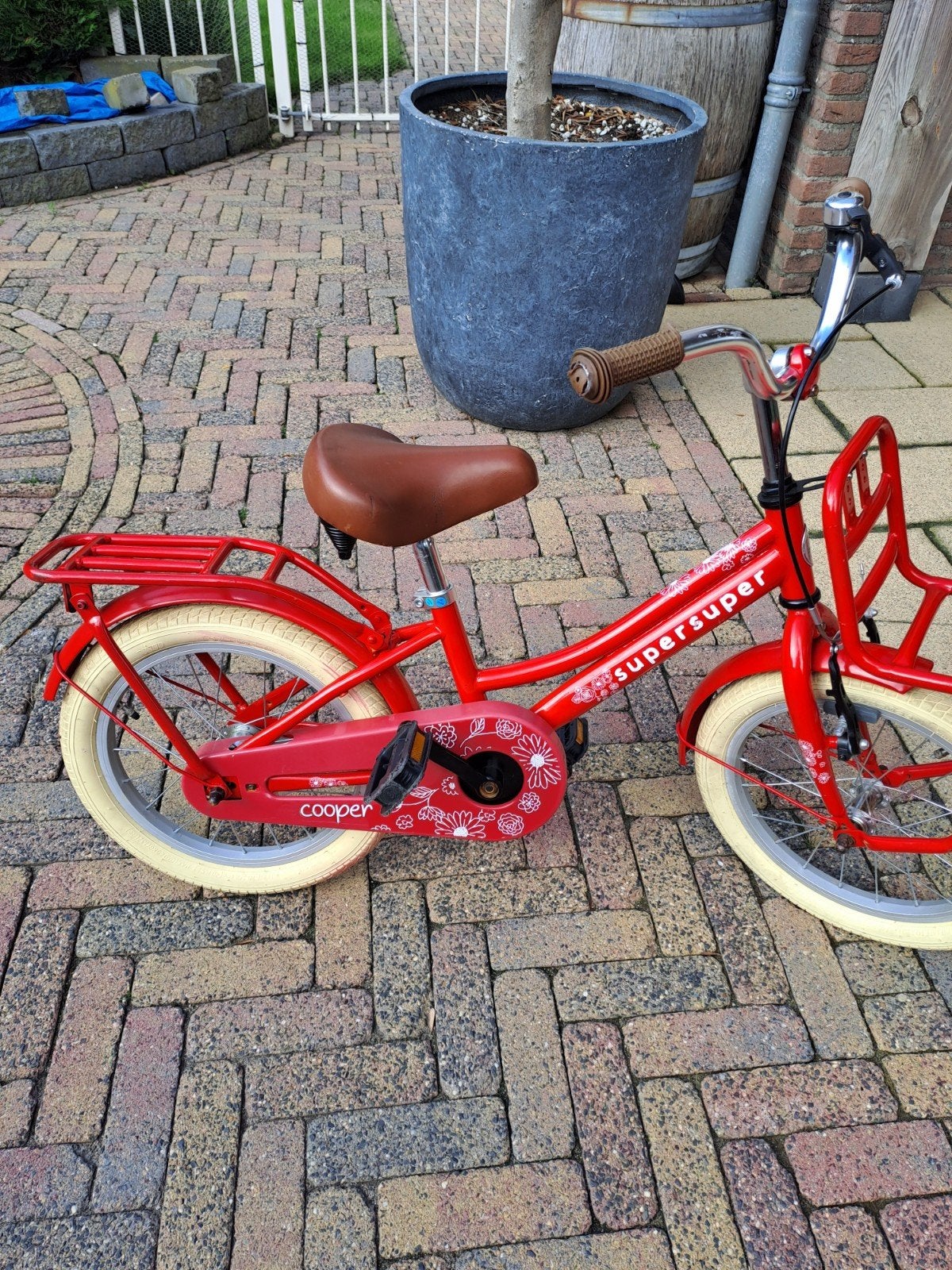 Foto 4 van Supersuper Cooper Kinderfiets Rood 16 inch
