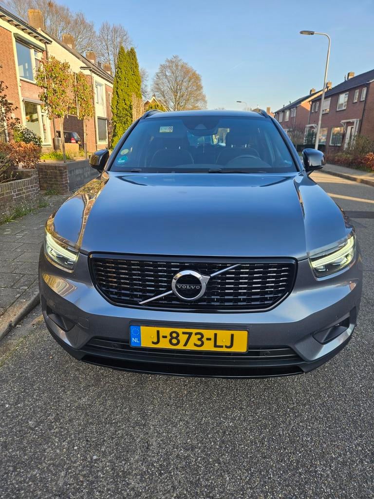 Volvo XC40 D3 150pk Geartronic 2018 Grijs 234026 km, Auto's, 1800 kg, Zwart, 4 cilinders, Diesel