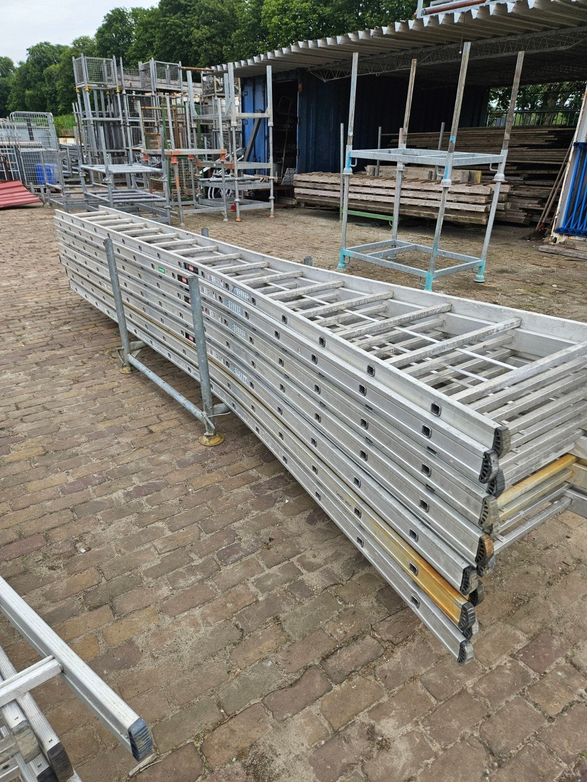 Altrex Pro KIBO 1x16 Ladders - 4.65m