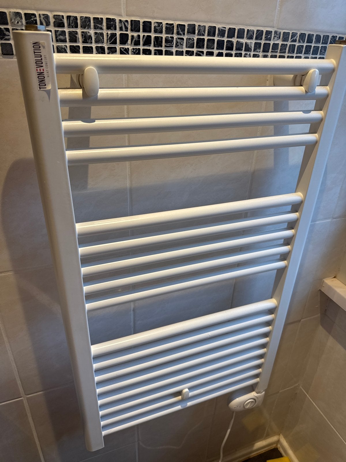 Tonon Volution elektrische handdoekradiator wit, Ophalen, Radiator, Minder dan 60 cm, Zo goed als nieuw