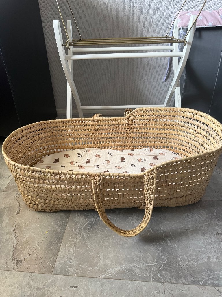 Mooie rieten babywieg sfeervol en uniek, Gebruikt, Ophalen of Verzenden, Minder dan 140 cm, Matras