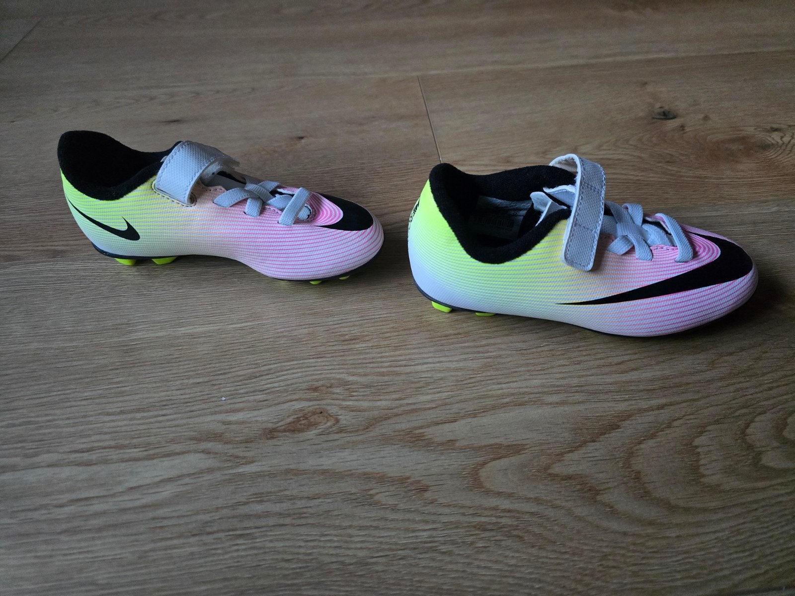 Nike Sportschoenen Mercurial Maat 28 - Nieuw, Ophalen of Verzenden, Nieuw