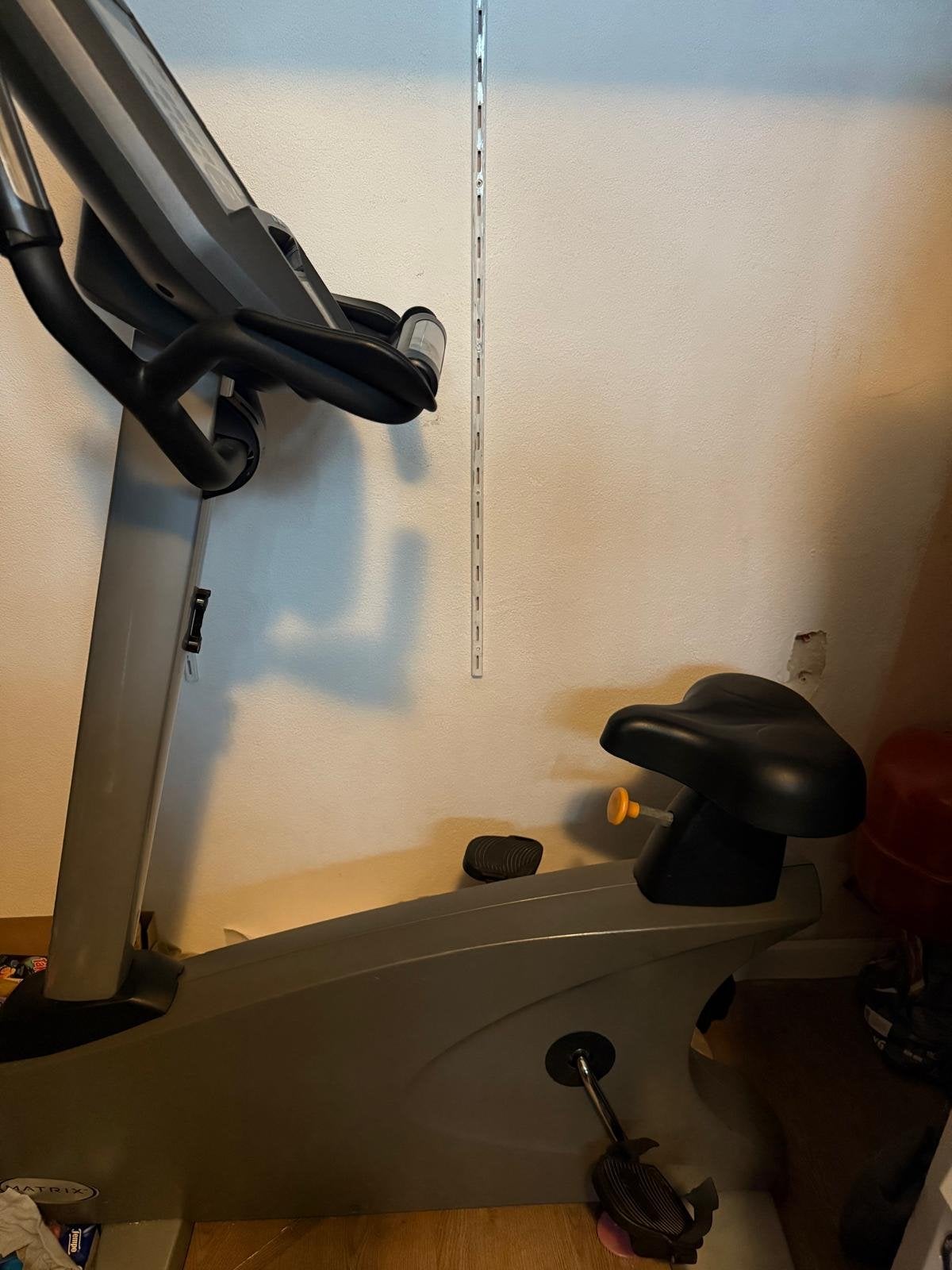 Matrix Hometrainer, Ophalen, Zo goed als nieuw, Metaal, Benen