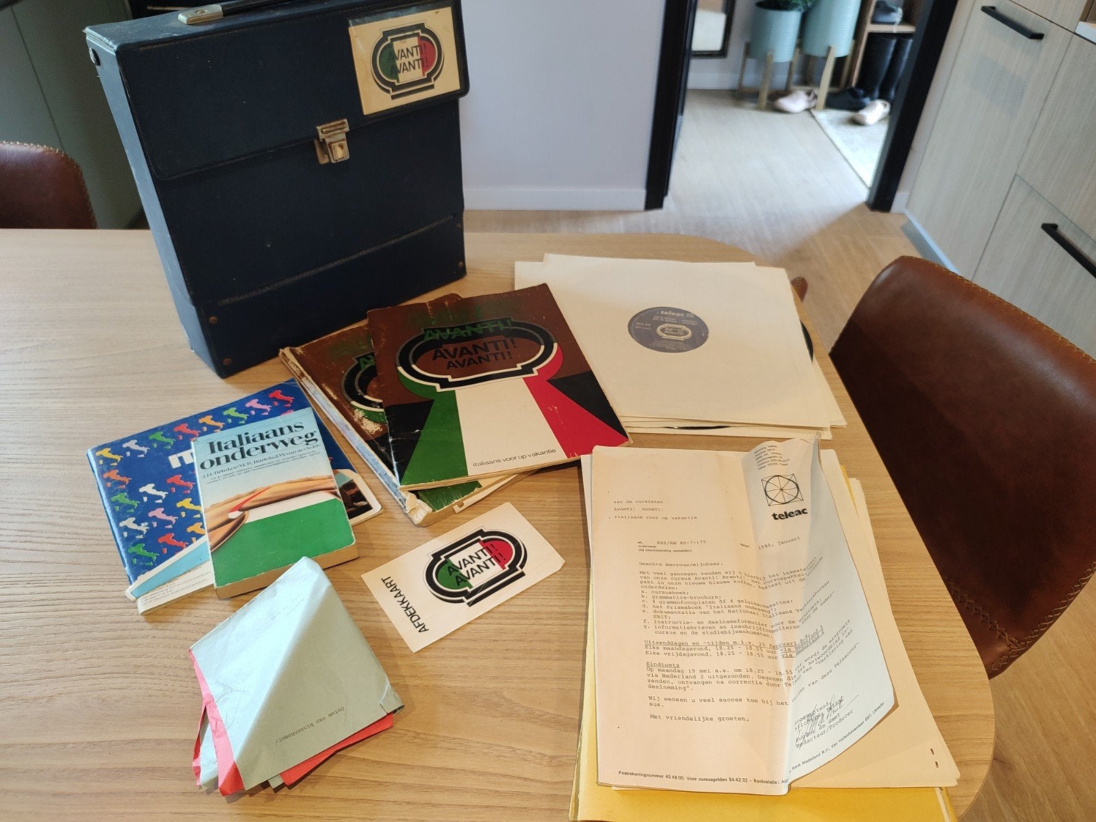 Teleac Avanti! Italiaans voor op vakantie cursus (1980), Boeken, Studieboeken en Cursussen, Gelezen, Teleac, Ophalen of Verzenden