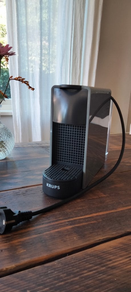 Nespresso koffieapparaat, Ophalen, Koffiemachine, Zo goed als nieuw, 1 kopje