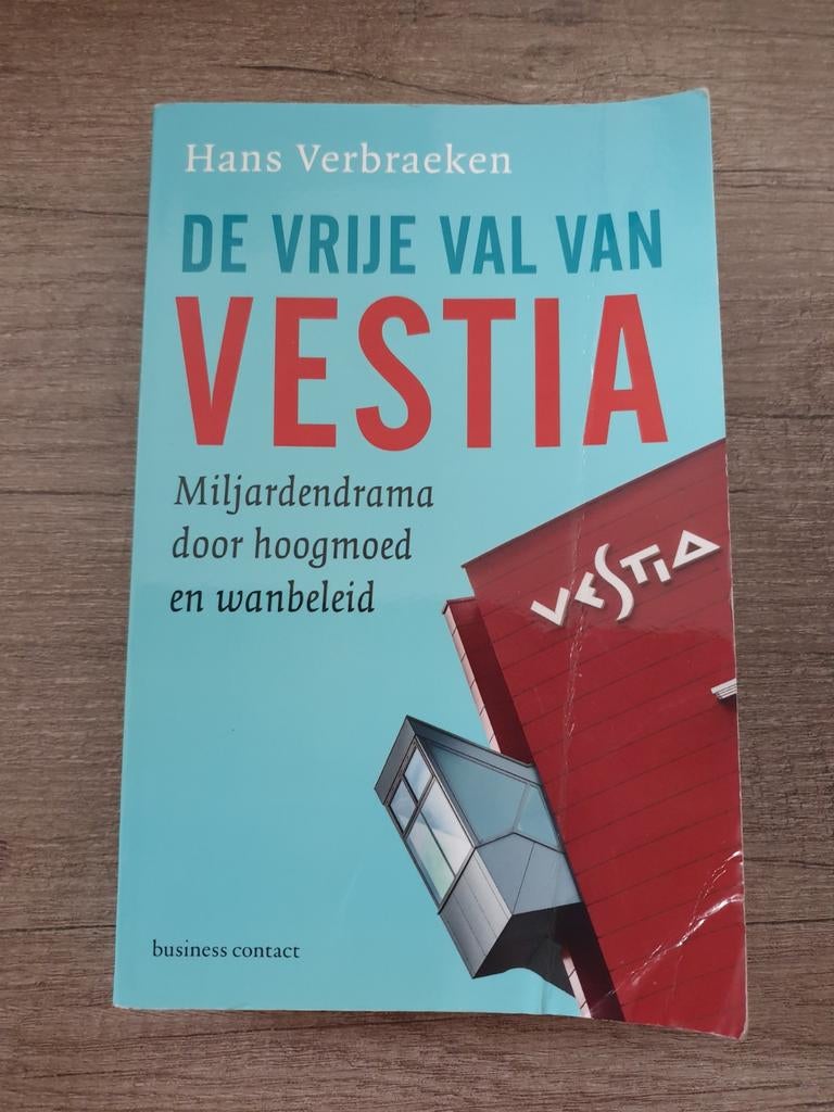 De Vrije Val van Vestia - Miljardendrama, Boeken, Ophalen of Verzenden, Gelezen, Hans Verbraeken