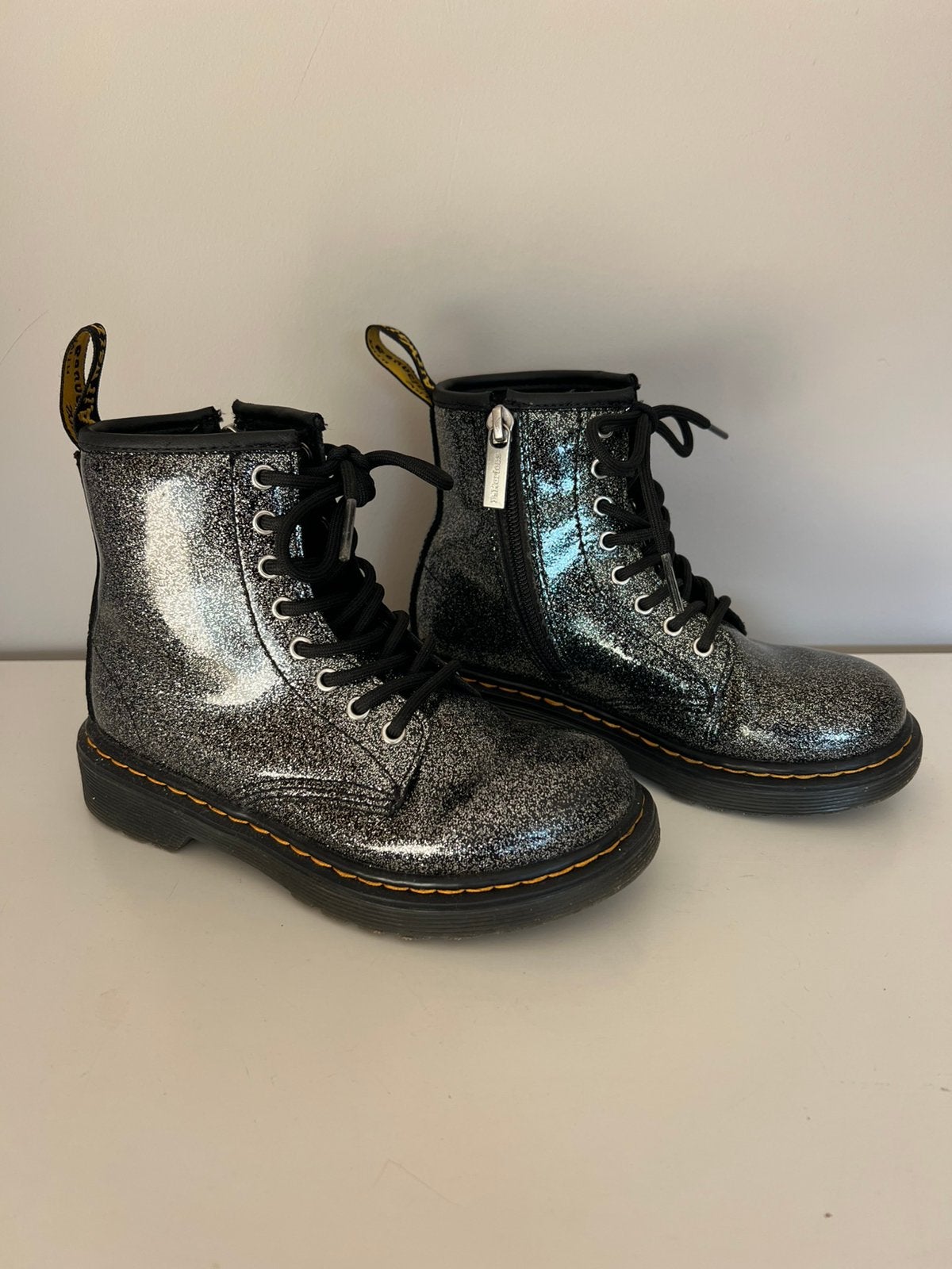 Dr martens glitter maat 31, Kinderen en Baby's, Ophalen, Zo goed als nieuw, Meisje, Laarzen