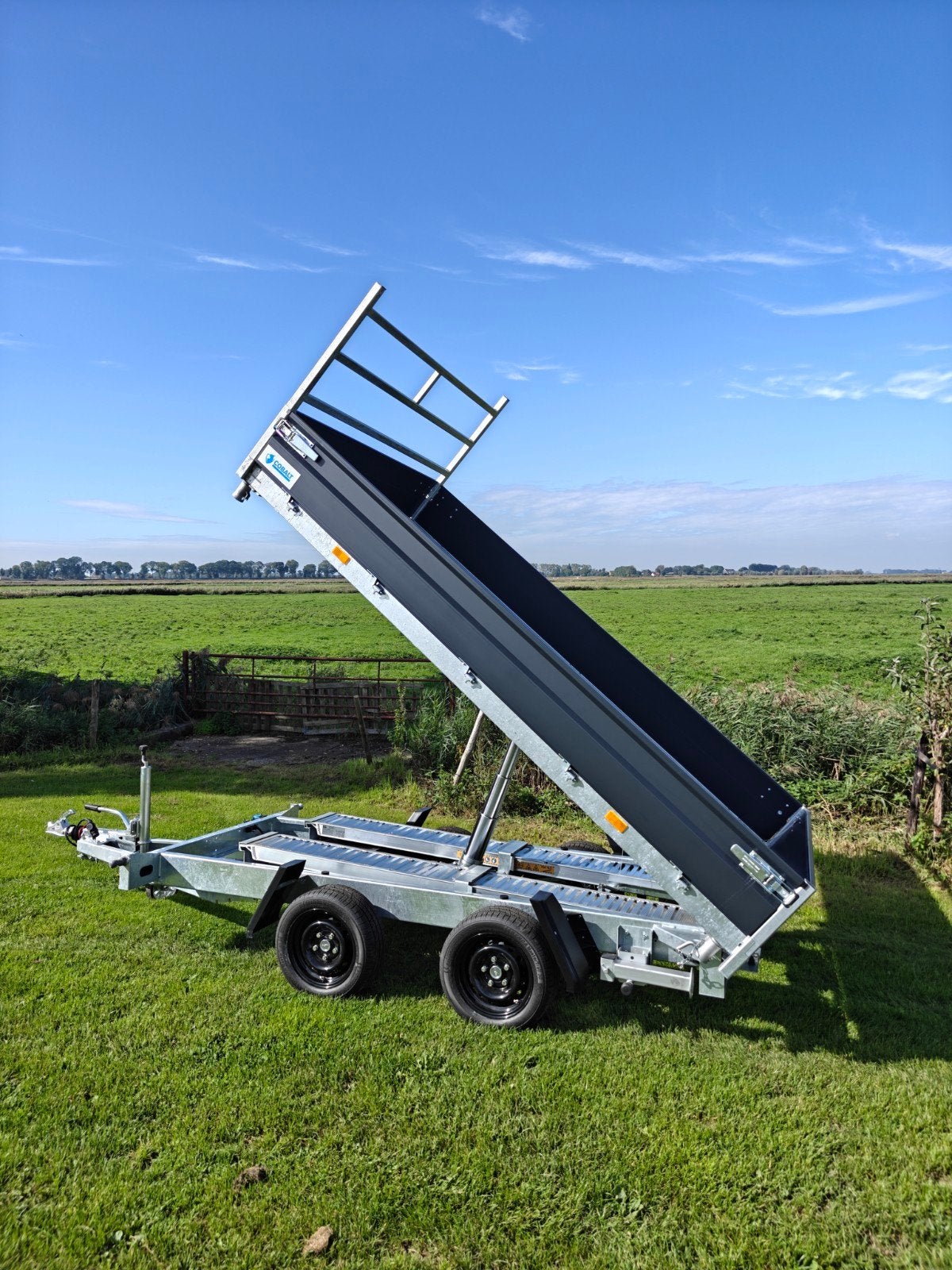 Demo Hapert kipper 2700KG aanhanger + rijplaten, Ophalen of Verzenden, Zo goed als nieuw