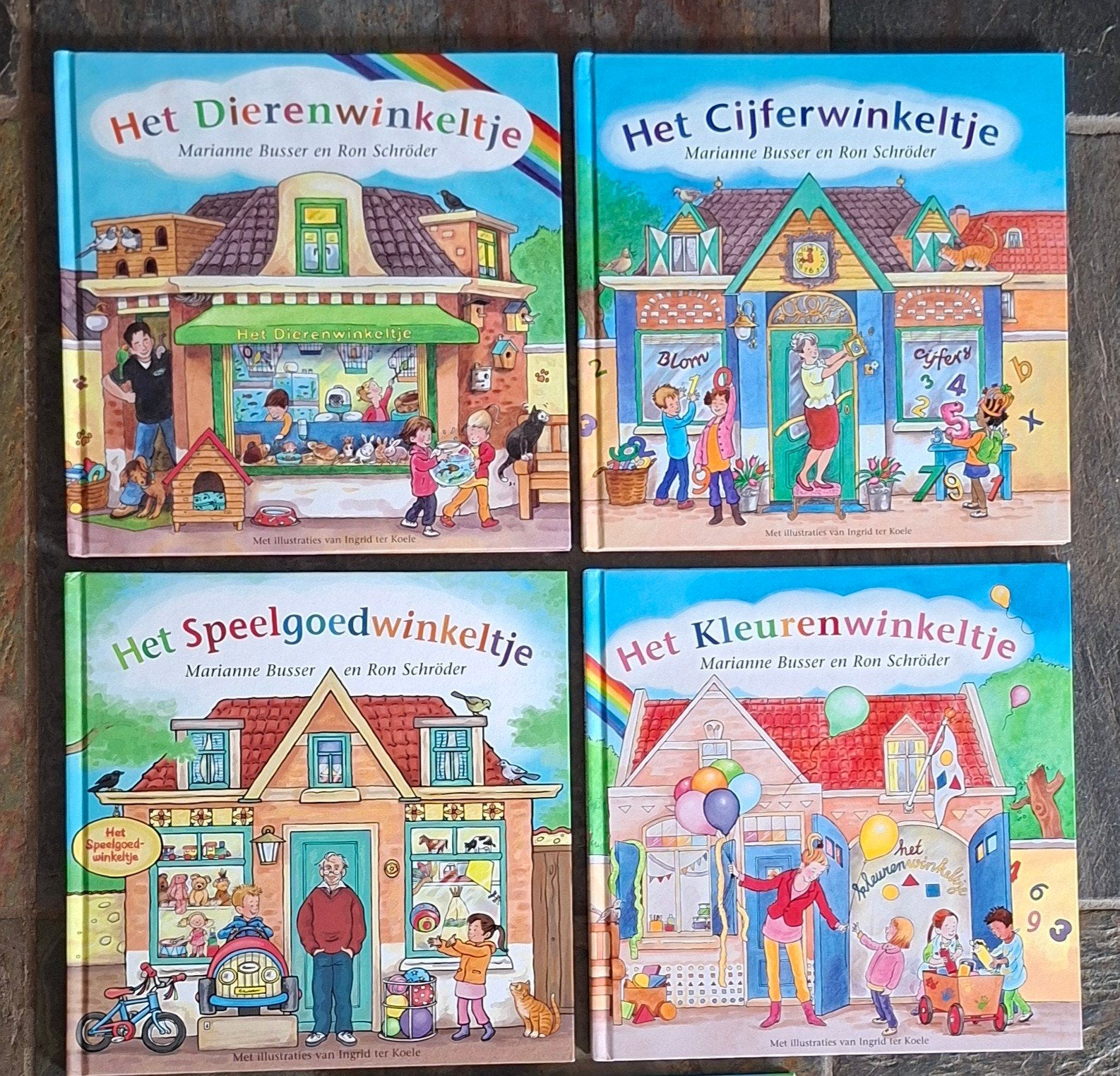 4 delen uit het Winkelstraatje door Marianne Busser en Ron, Fictie algemeen, Ophalen of Verzenden, Zo goed als nieuw, 4 jaar