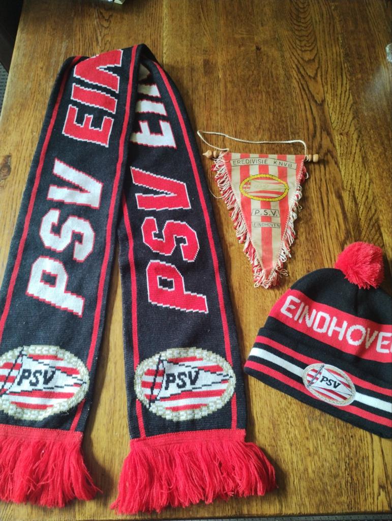 PSV sjaal muts en oud vlaggetje vaantje, Ophalen of Verzenden, Zo goed als nieuw, Overige maten, Muts