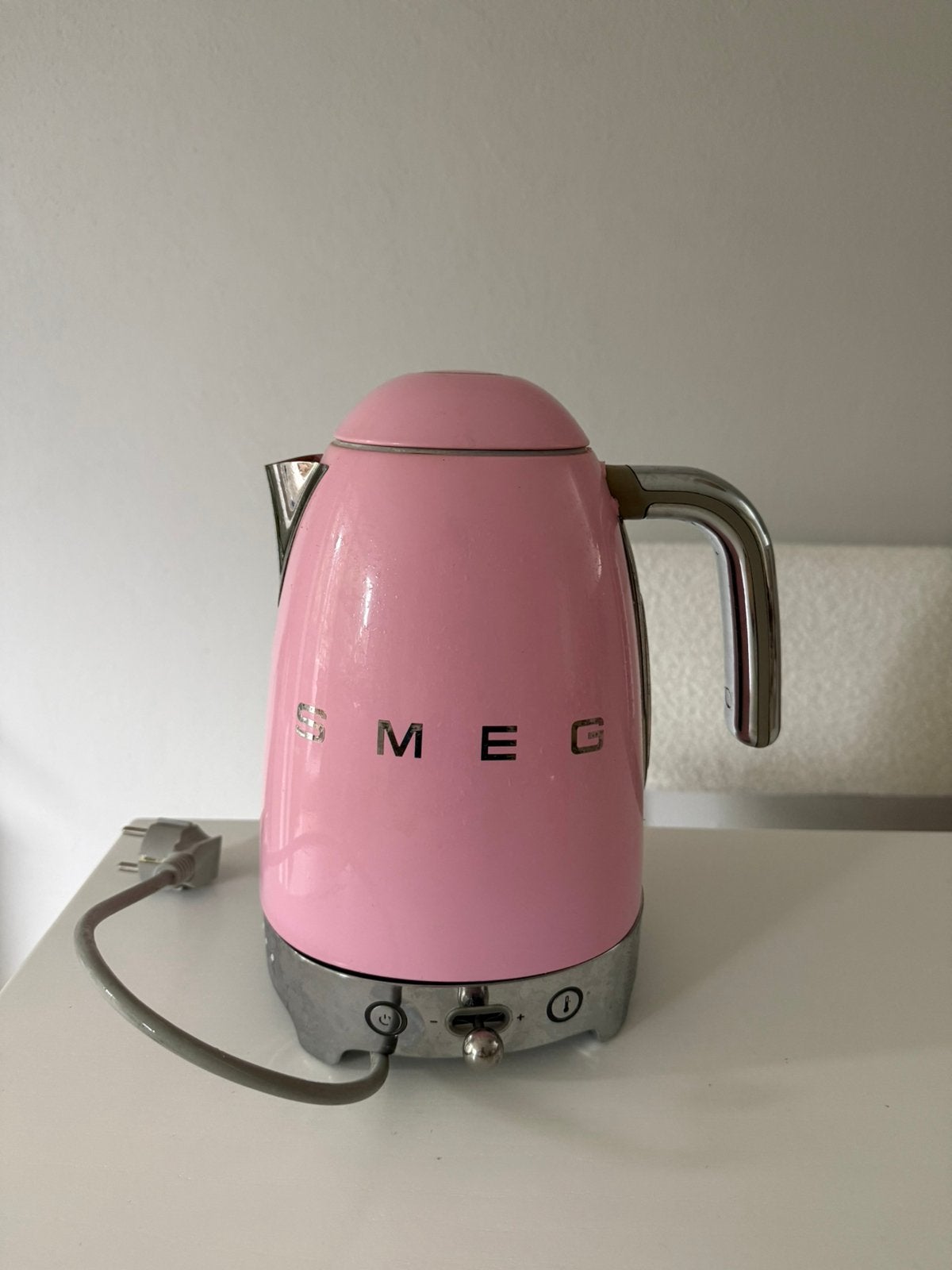 SMEG roze waterkoker variabele temperatuur, Witgoed en Apparatuur, 1 tot 2 liter, Verzenden, Gebruikt