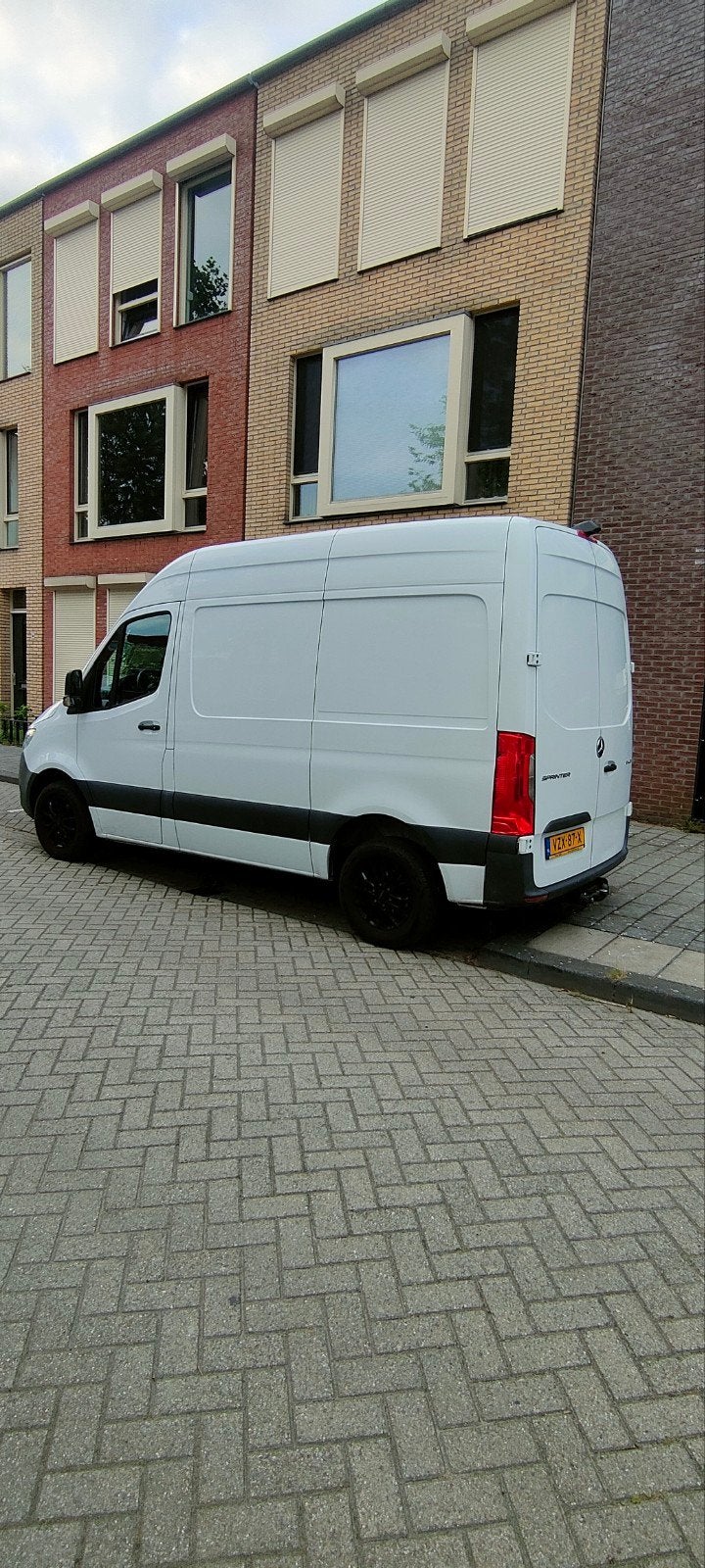 Mercedes-Benz Sprinter GB 214 CDI L1H2 325/3000 FWD9G-TRONIC, Auto's, Zwart, 2000 kg, 2051 kg, Wit