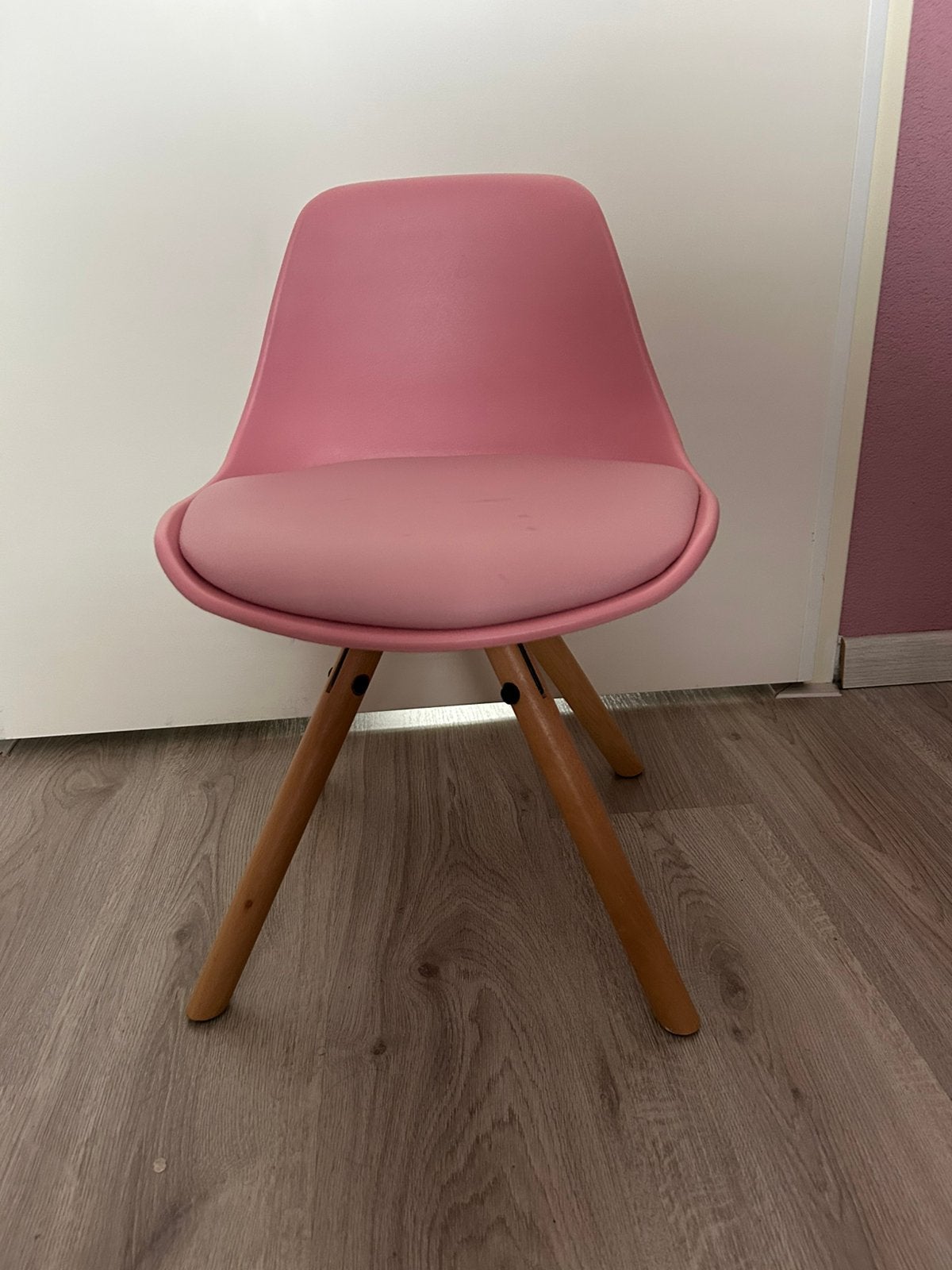 Kinderstoel roze, Ophalen, Zo goed als nieuw, Overige kleuren, Eén