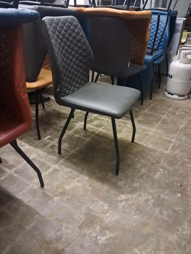 Stoel tafel  direct ophalen, Ophalen of Verzenden, Zo goed als nieuw, Vijf, Zes of meer stoelen