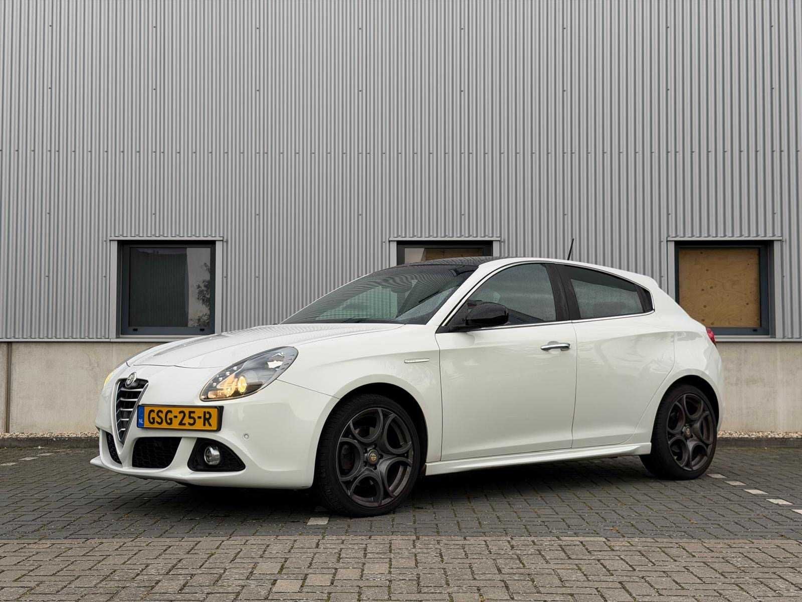 2016 Alfa Romeo Giulietta AUTOMAAT 1.4 T MultiAir Super Pers, Auto's, Euro 6, 4 cilinders, Wit, Bedrijf