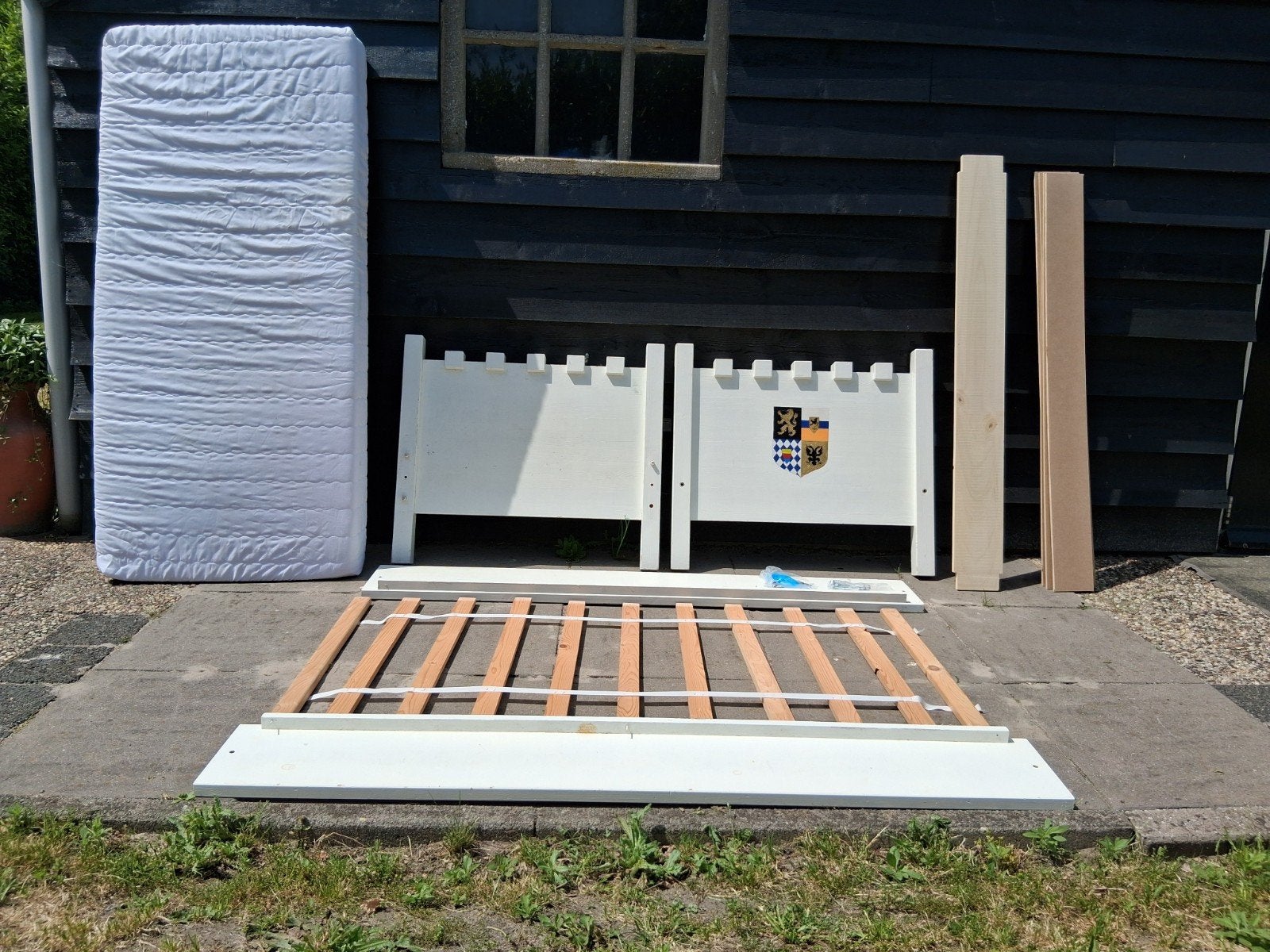 Leuk peuterbed met kasteelafbeelding - 155x80 cm, Ophalen, Gebruikt, 70 tot 85 cm, 140 tot 160 cm