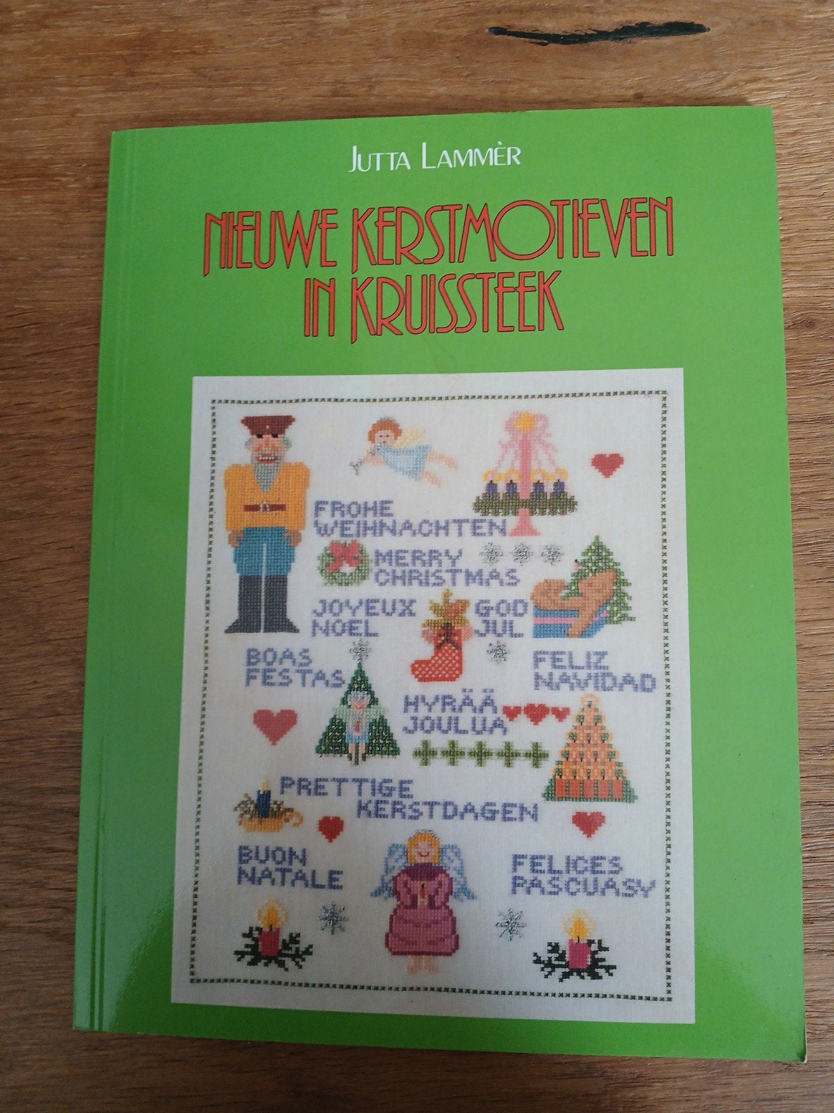 Nieuwe Kerstmotieven in Kruissteek - Jutta Lammer, Ophalen of Verzenden, Borduren en Naaien, Jutta Lammèr