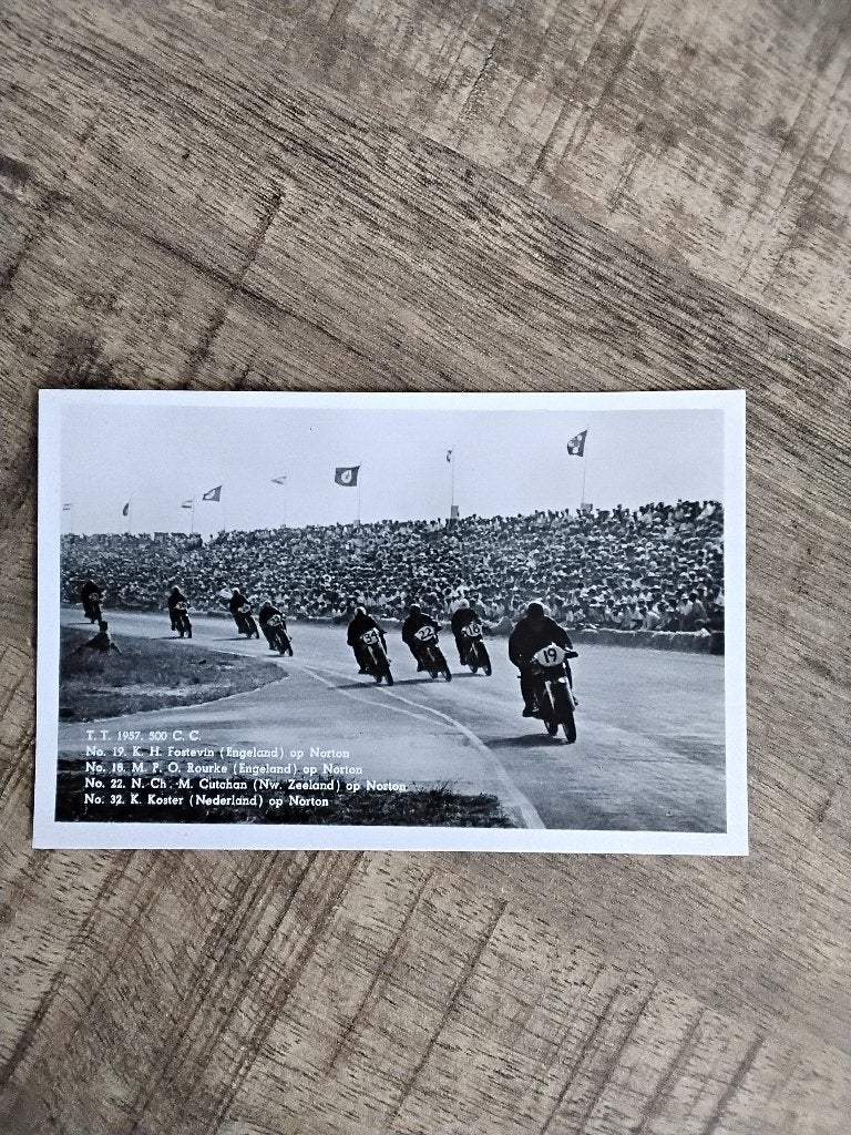 Oude tt assen ansichtkaart 1957 k. koster 500 cc norton, Ophalen of Verzenden, Gebruikt, Motoren