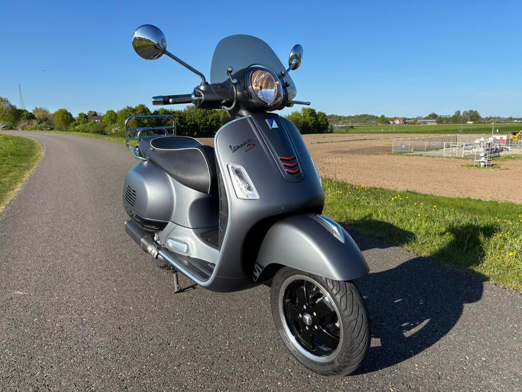 Vespa GTS 300cc iE SuperSport 2016 | 4500km | Remus uitlaat, Ophalen, Zo goed als nieuw, Benzine, Vespa