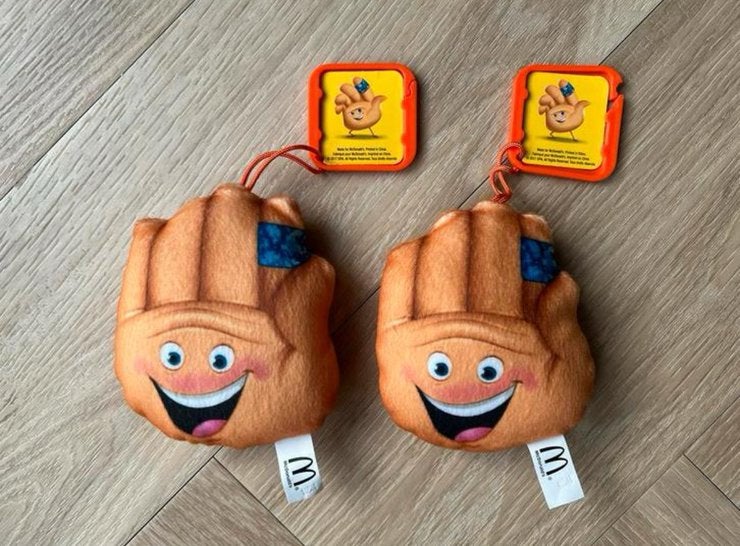 Knuffel hand, film Emojie Movie, 2 stuks, Ophalen of Verzenden, Zo goed als nieuw