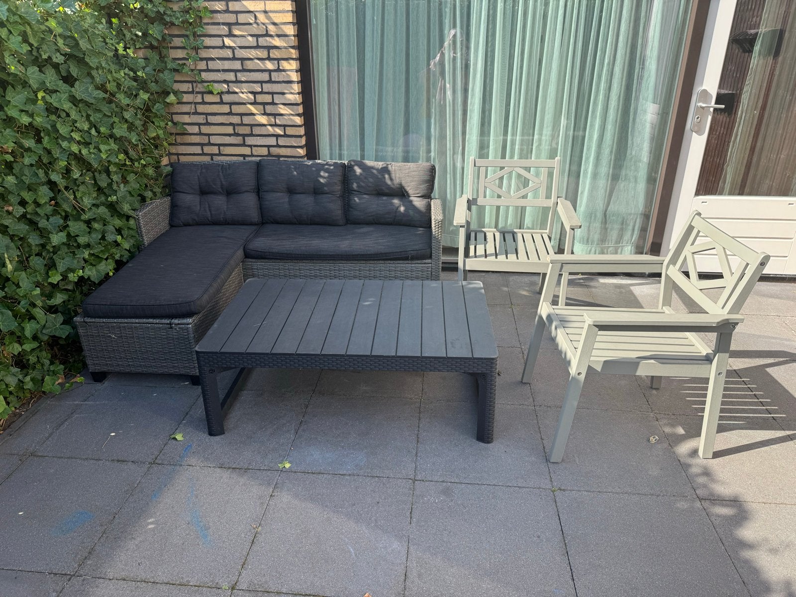 Loungeset met tafel en stoelen - Wicker en Hout, Tuin en Terras, Tuinsets en Loungesets, Ophalen, 5 zitplaatsen, Gebruikt, Loungeset