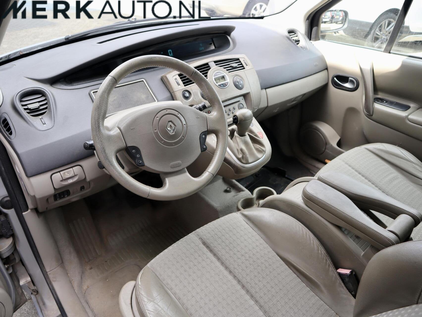Renault Scenic 2.0-16V Privilège Luxe, 1998 cc, 135 pk, 4 cilinders, Beige