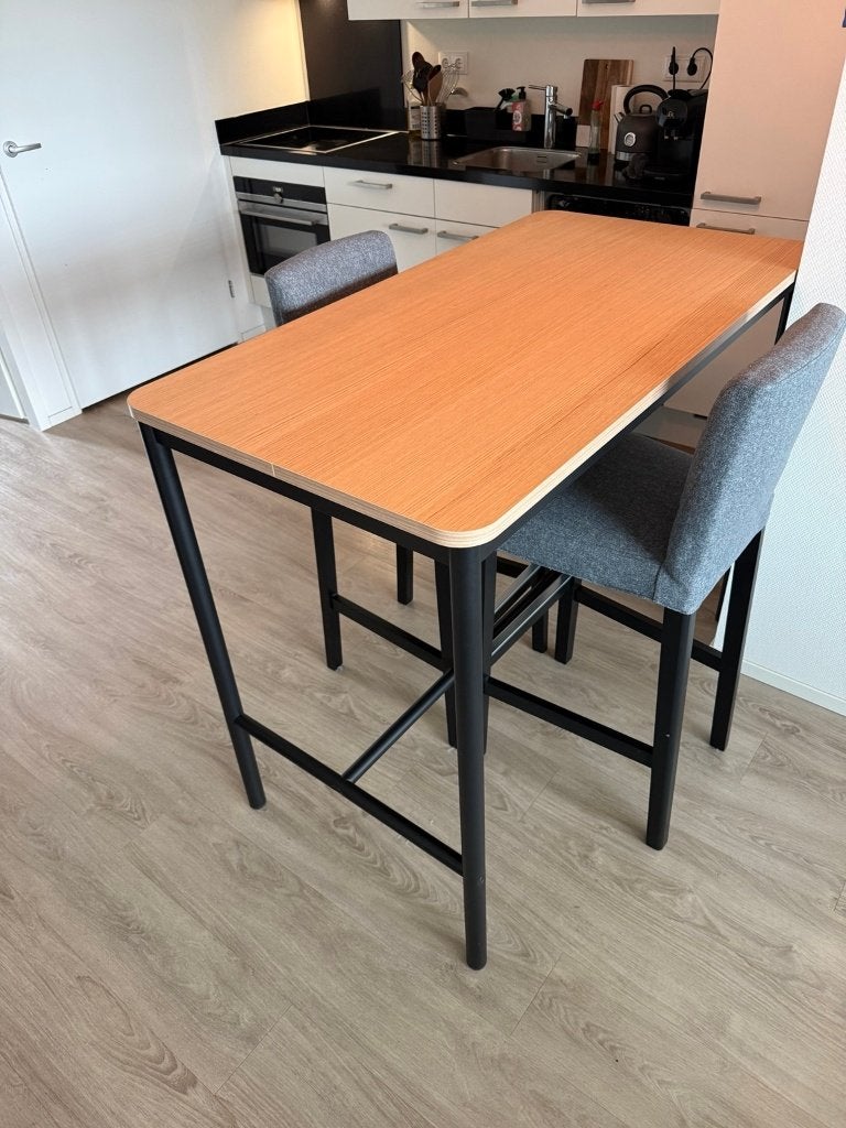IKEA TOMMARYD bartafel + 2 BERGMUND barkrukken, Huis en Inrichting, Barren, Ophalen, Zo goed als nieuw, Inclusief barstoelen