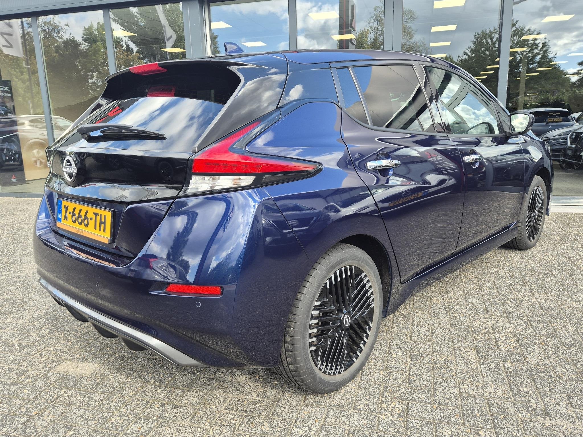 Nissan LEAF Tekna 39 kWh | Bose | Navigatie | 1e eigenaar |, Auto's, Gebruikt, Huisgarantie, Blauw, Origineel Nederlands