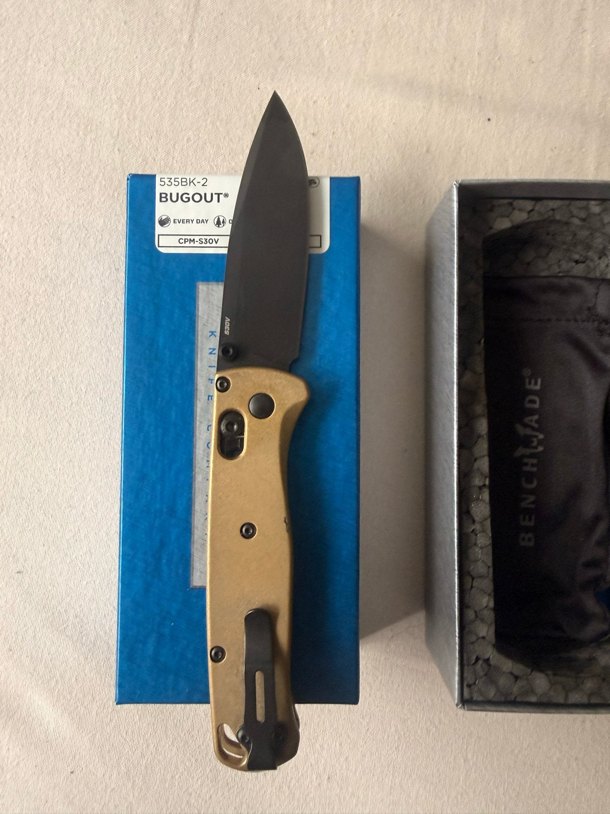 Benchmade Bugout 535BK-2 - Nieuw! Flytanium brass scales, Ophalen of Verzenden, Nieuw