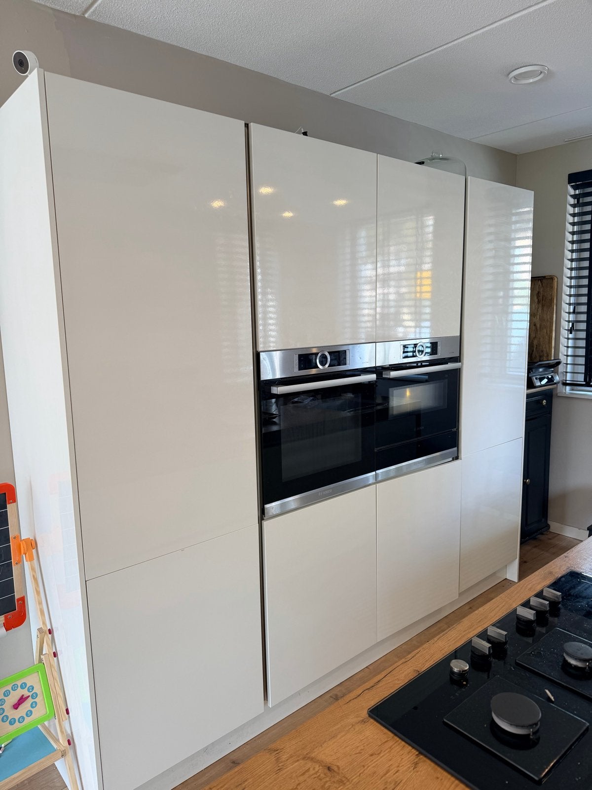 Keukenwand met luxe Bosch inbouwapparatuur, Huis en Inrichting, Keuken | Complete keukens, Ophalen, Gebruikt, Overige materialen