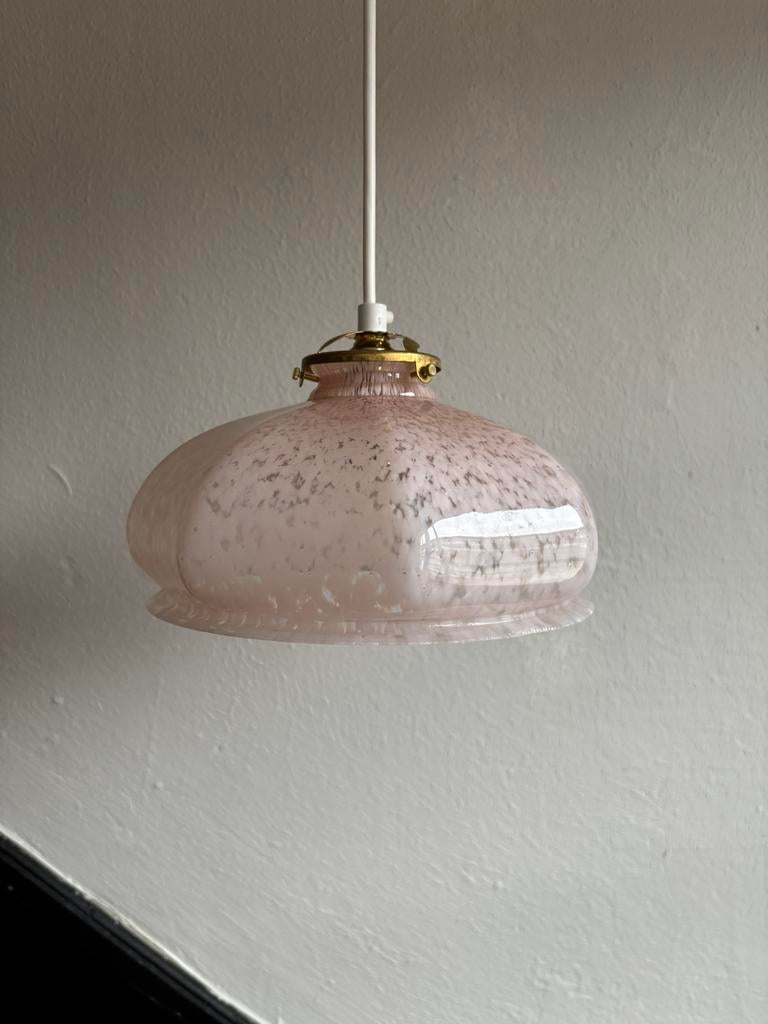 Vintage Frans sierlijk roze clichy glazen hanglamp lampenkap, Ophalen of Verzenden, Zo goed als nieuw, Glas