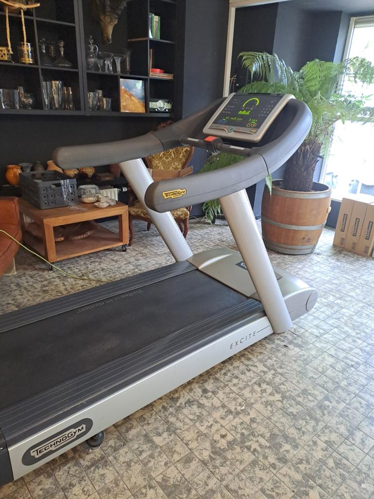 Technogym 700 run, Ophalen, Zo goed als nieuw, Krachtstation