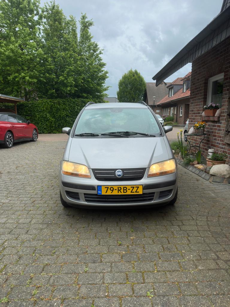 Fiat Idea 1.4 16V 2005 Grijs, Auto's, Fiat, Particulier, Idea, Benzine, Euro 4, C, MPV, Handgeschakeld, Origineel Nederlands, Zilver of Grijs