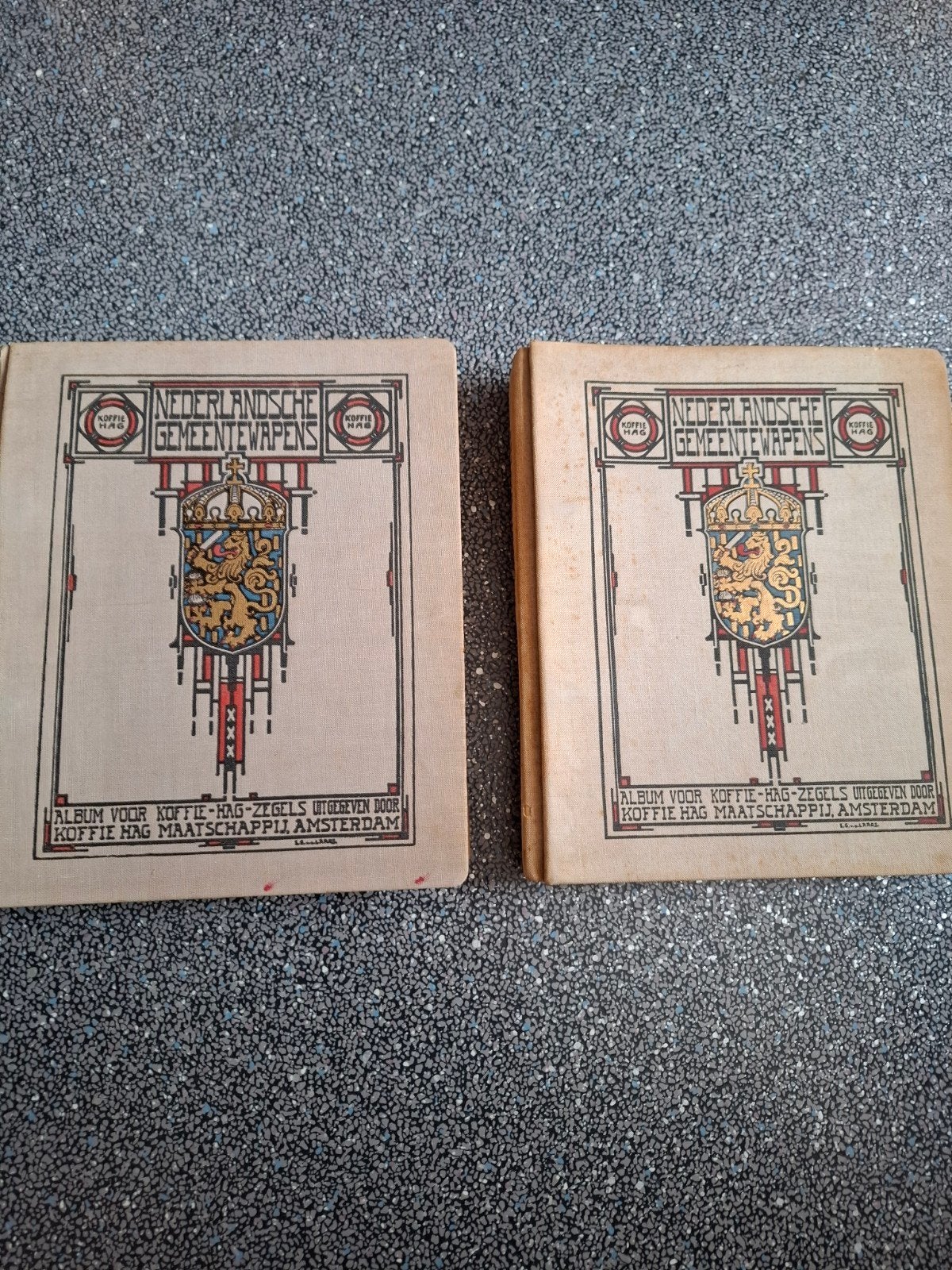 Koffie Hag Album Nederlandse Gemeentewapens (100 jaar oud), Verzamelen, Ophalen of Verzenden, Gebruikt