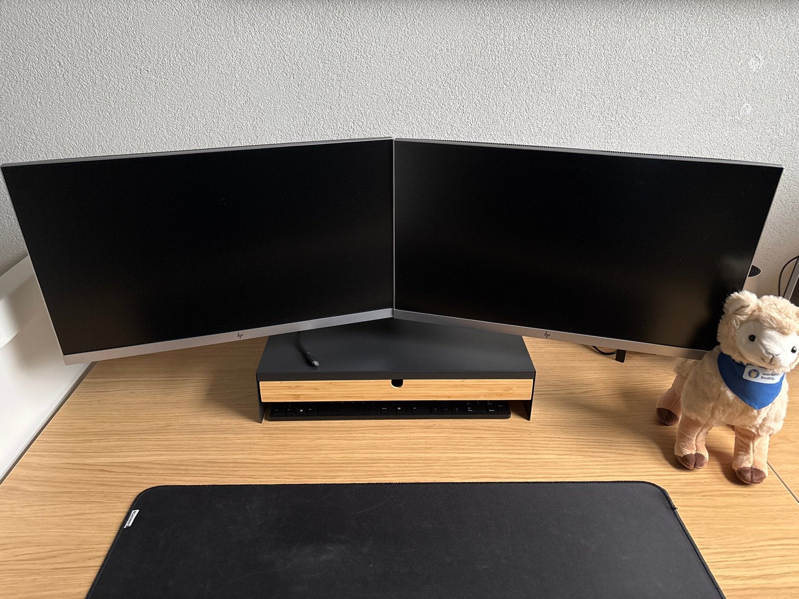 HP E24 Monitor met Webcam en Ingebouwde Dockingstation, Computers en Software, Monitoren, Ophalen, IPS, Refurbished, Full HD