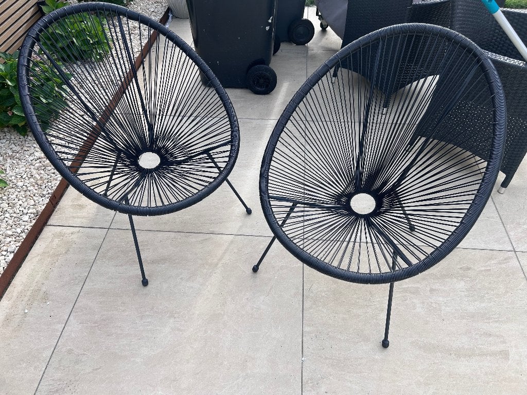 Twee zwarte stoelen voor buiten, Ophalen, Zo goed als nieuw, Kunststof