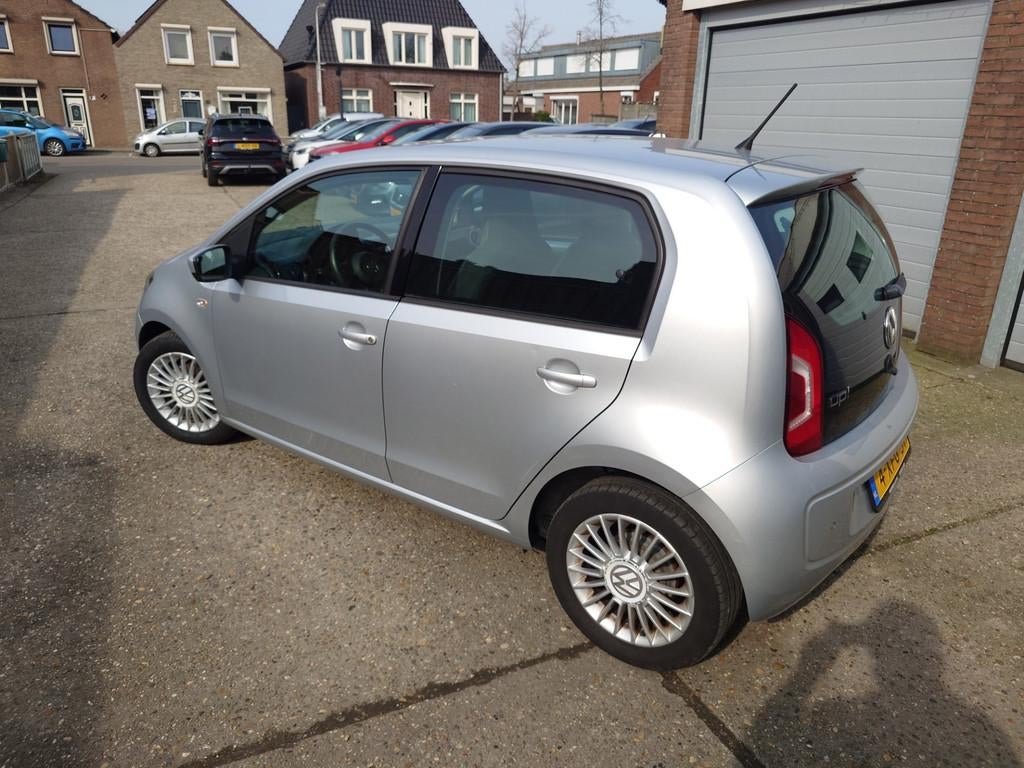 Volkswagen Up! 1.0 high up! BlueMotion Dealer onderhouden, 5, Auto's, Volkswagen, Euro 5, Stof, Gebruikt, 840 kg