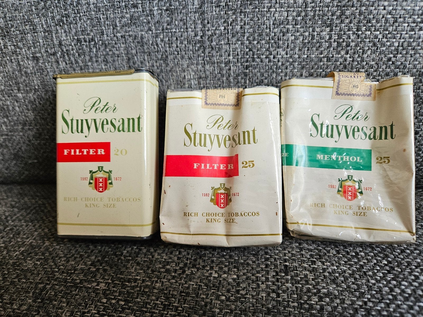 Peter Stuyvesant Sigarettenpakjes en Blik, Verzenden, Gebruikt, Overige