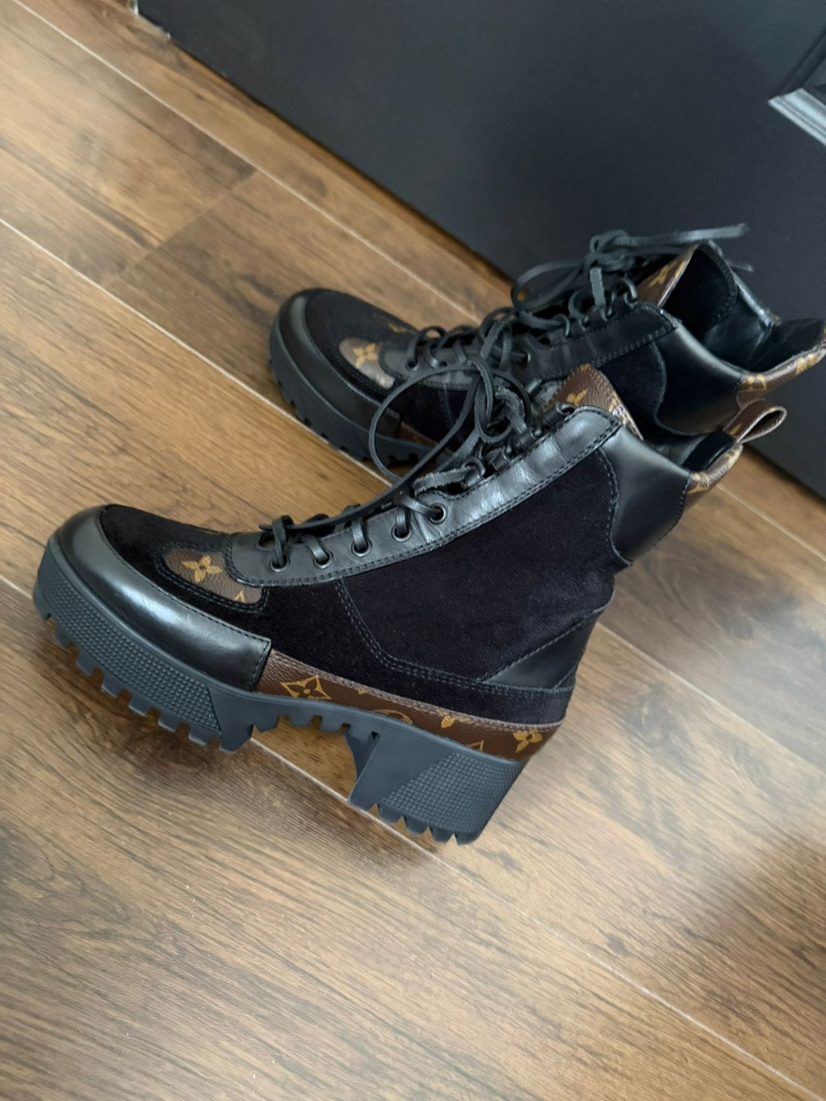 100% Originele - LOUIS VUITTON - Laureate Desert boots - 37, Hoge laarzen, Zwart, Ophalen of Verzenden, Zo goed als nieuw